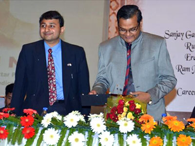 prof-Ajai-Singh-with-INDUSEM-CEO-dr-sagar-galwankar